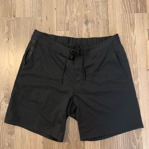 Men’s Ten Thousand Foundation Short